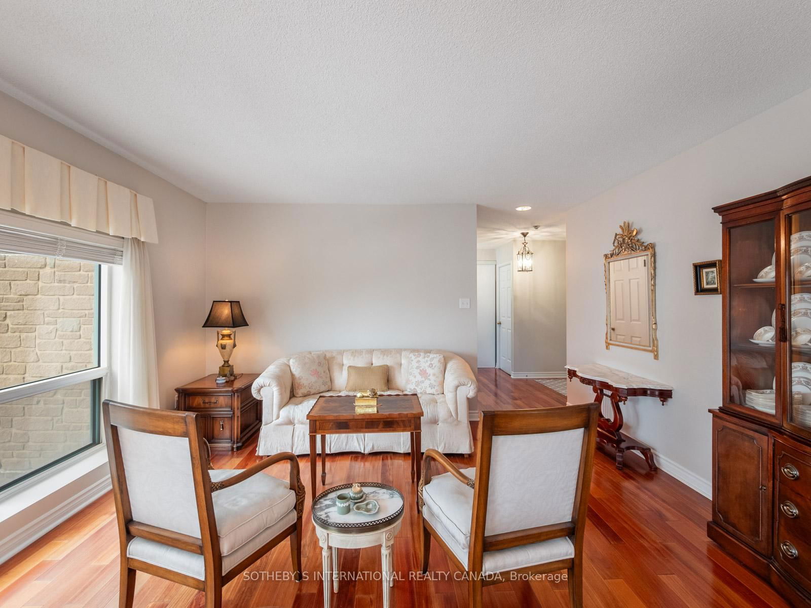 101 Subway Cres, unit 311 for sale