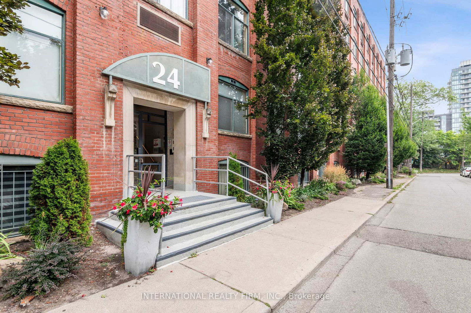 Noble Court Lofts, West End, Toronto