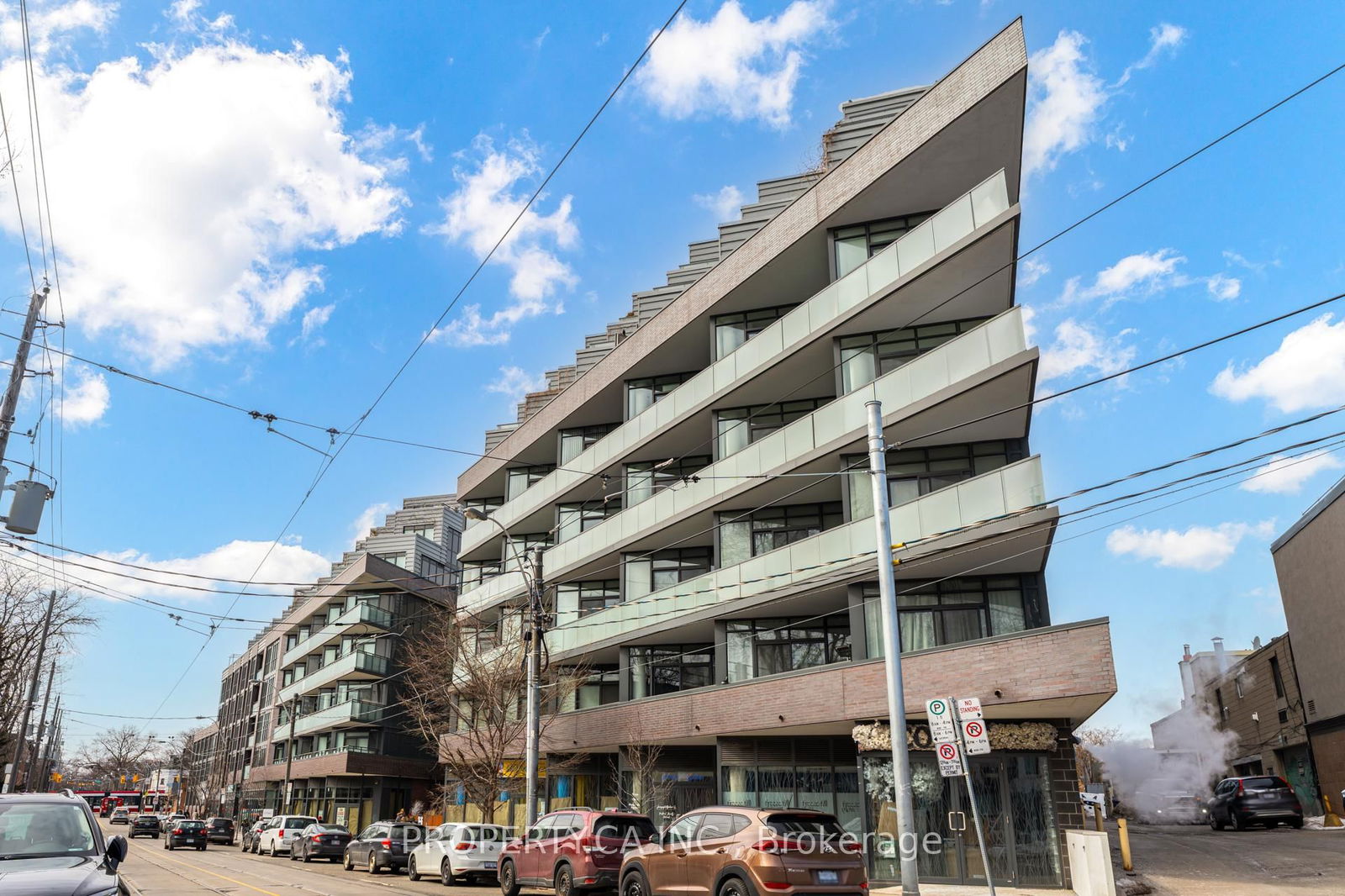 38 Howard Park Ave, unit 212 for sale