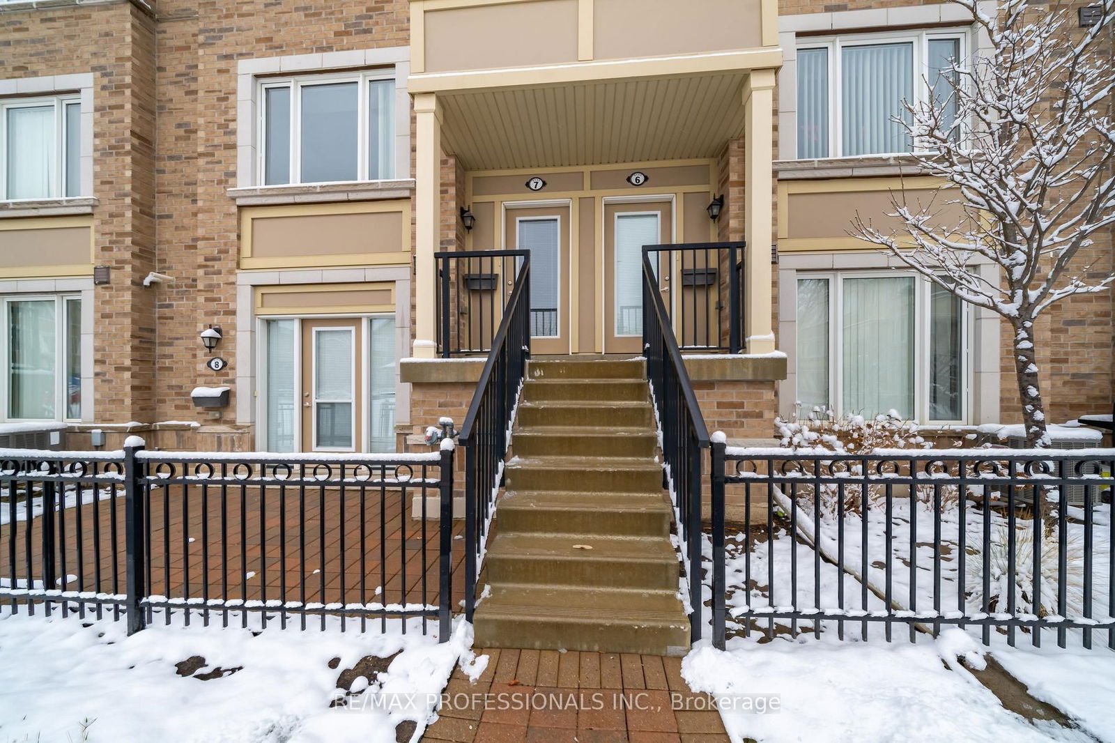 3135 Boxford Cres, unit 7 for sale