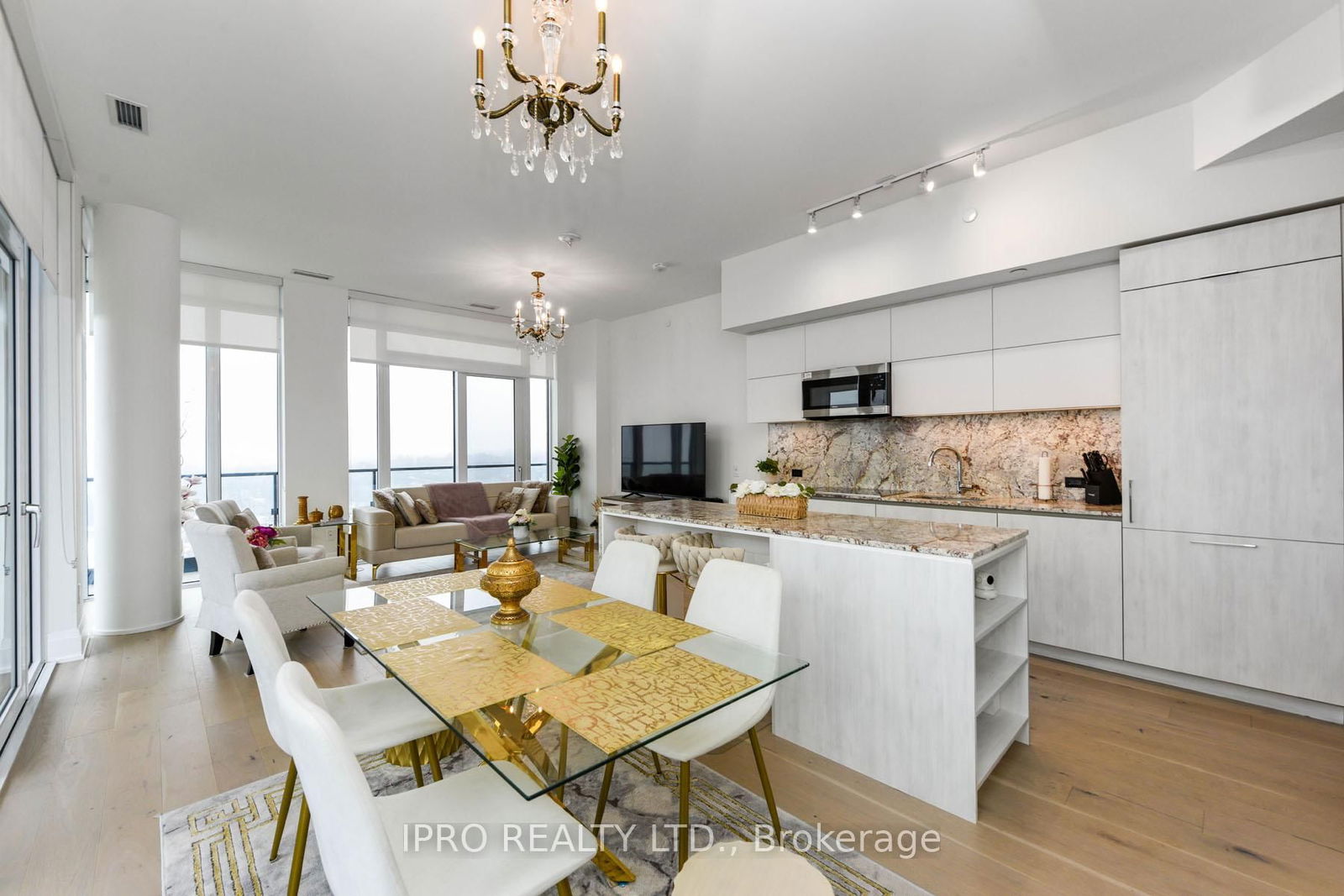 21 Park St E, unit 1603 for sale