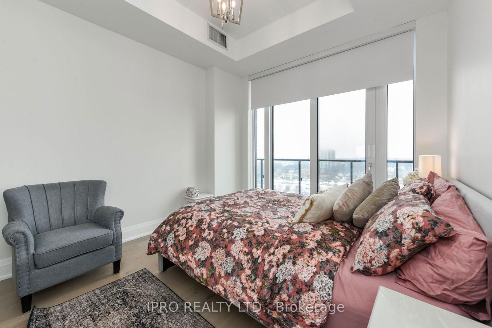 21 Park St E, unit 1603 for sale