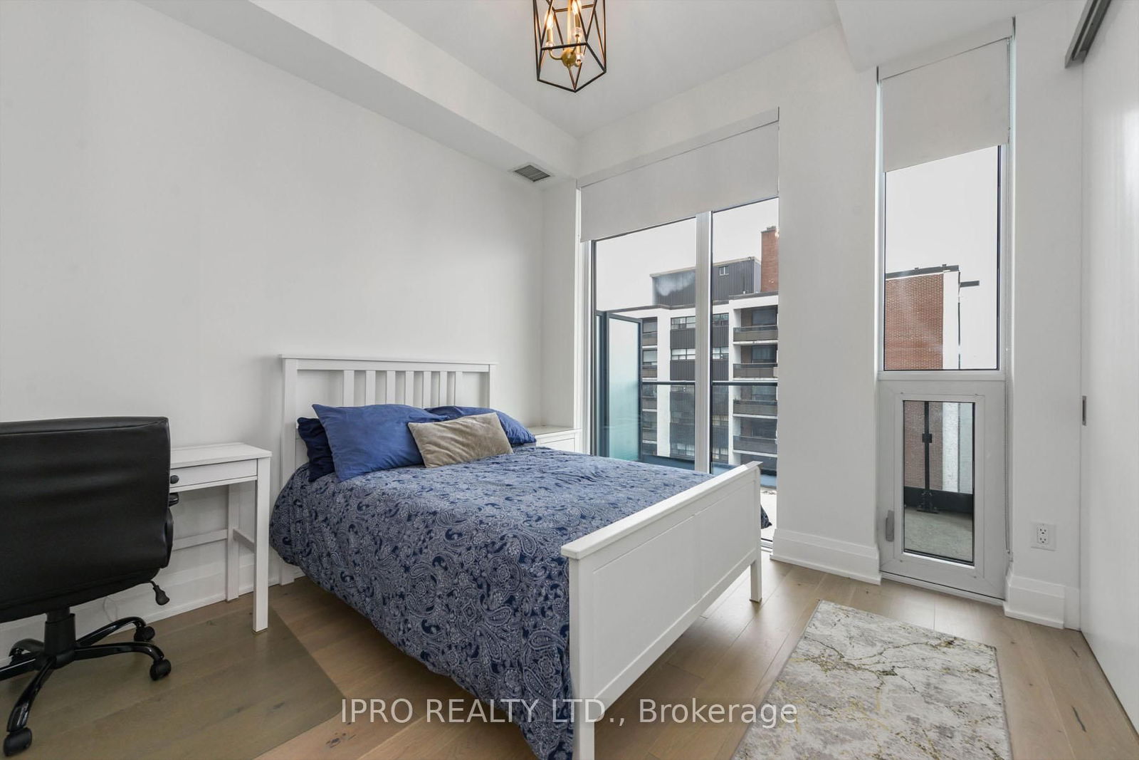 21 Park St E, unit 1603 for sale