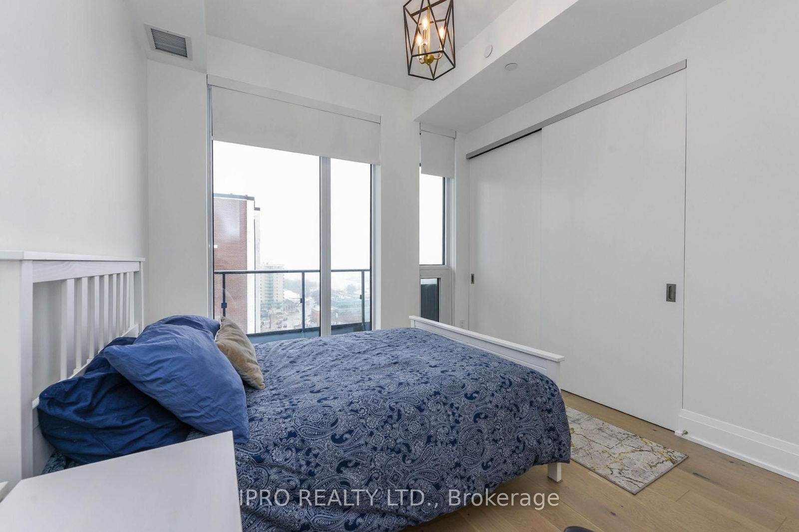 21 Park St E, unit 1603 for sale