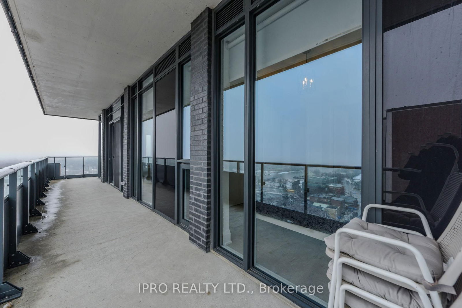 21 Park St E, unit 1603 for sale