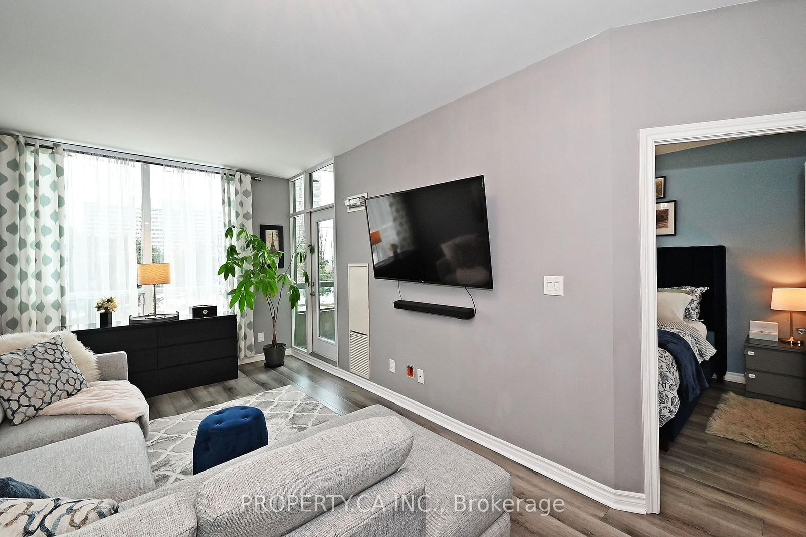 3504 Hurontario St, unit 301 for sale