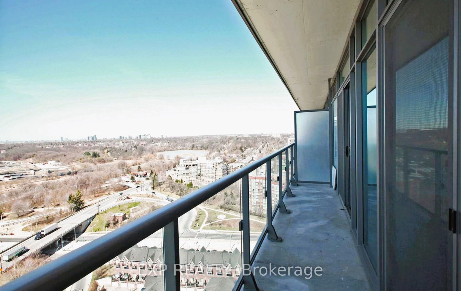 105 The Queensway Ave, unit 2104 for rent