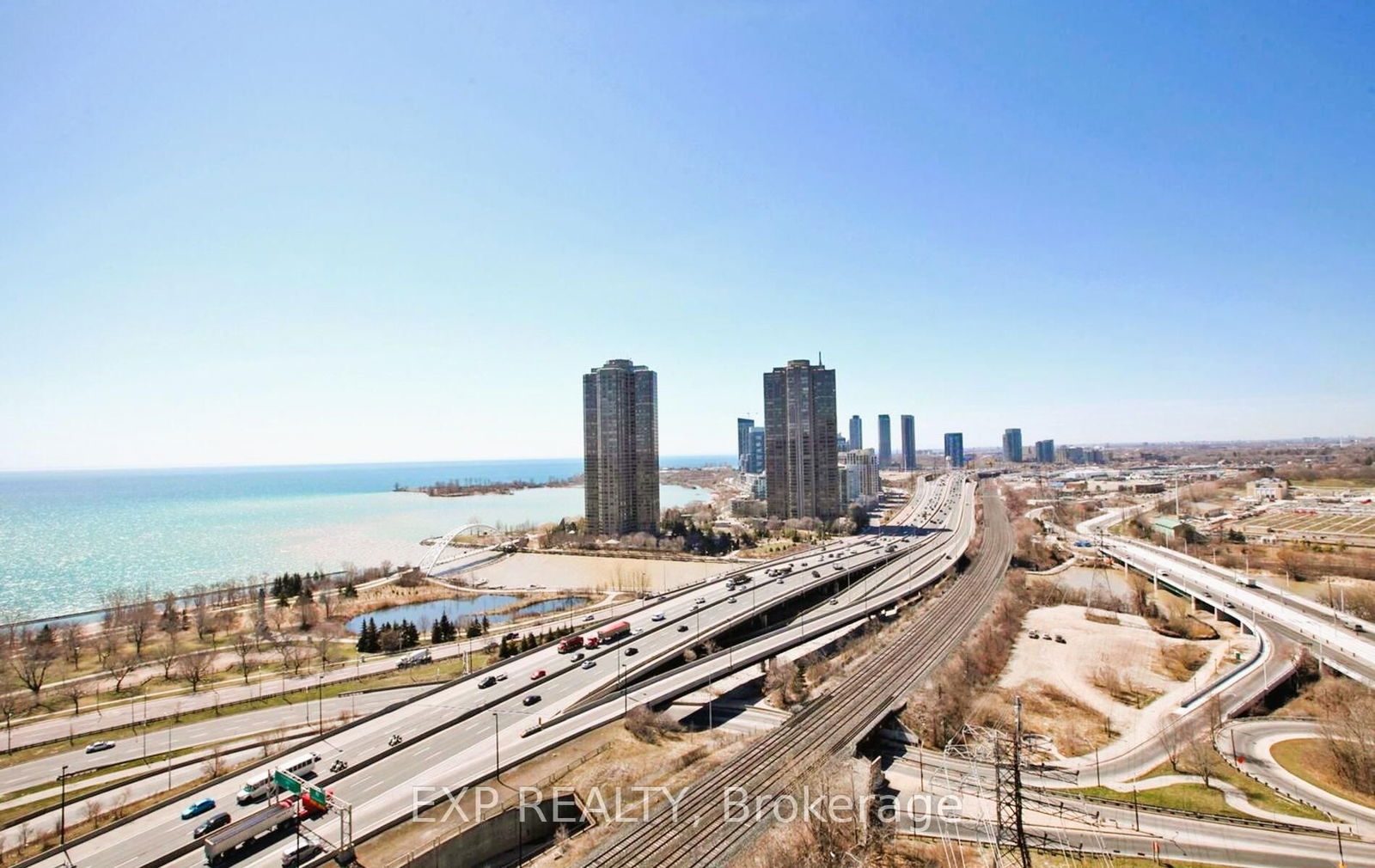 105 The Queensway Ave, unit 2104 for rent