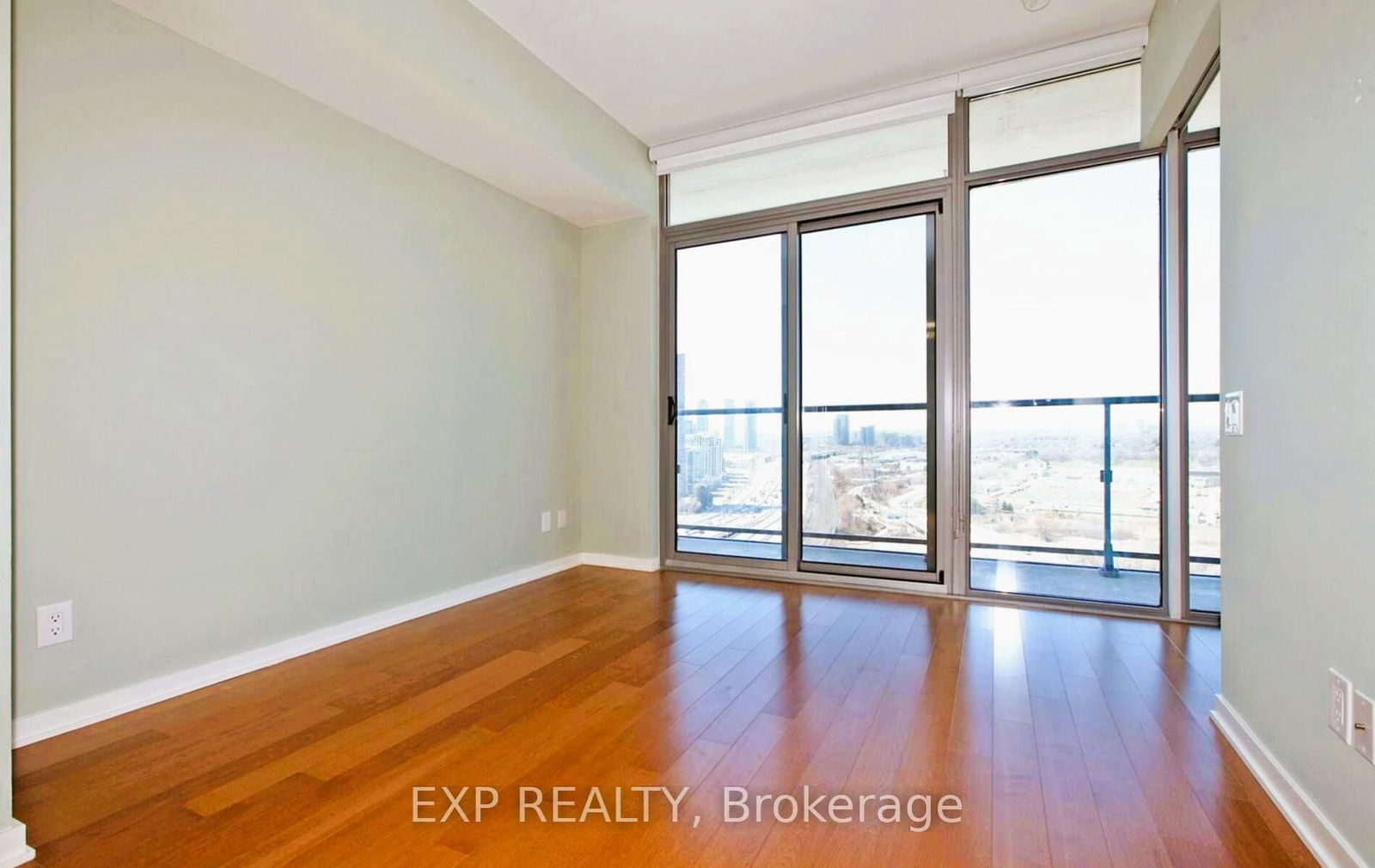 105 The Queensway Ave, unit 2104 for rent