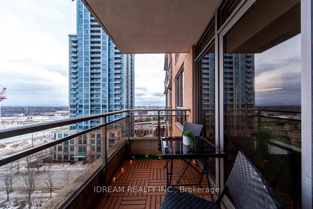 5229 Dundas St W, unit 907 for sale