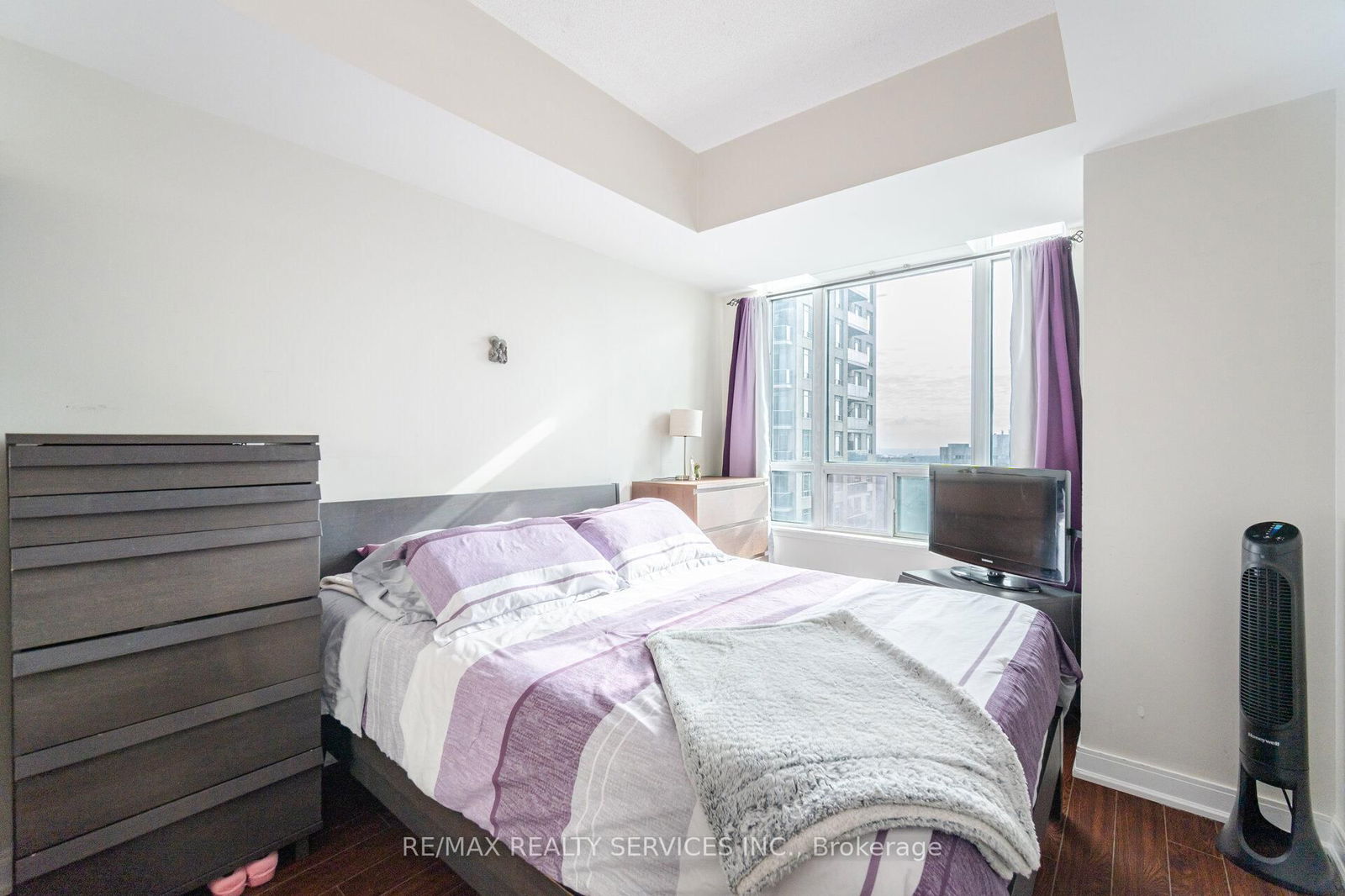 80 Absolute Ave S, unit 2204 for rent