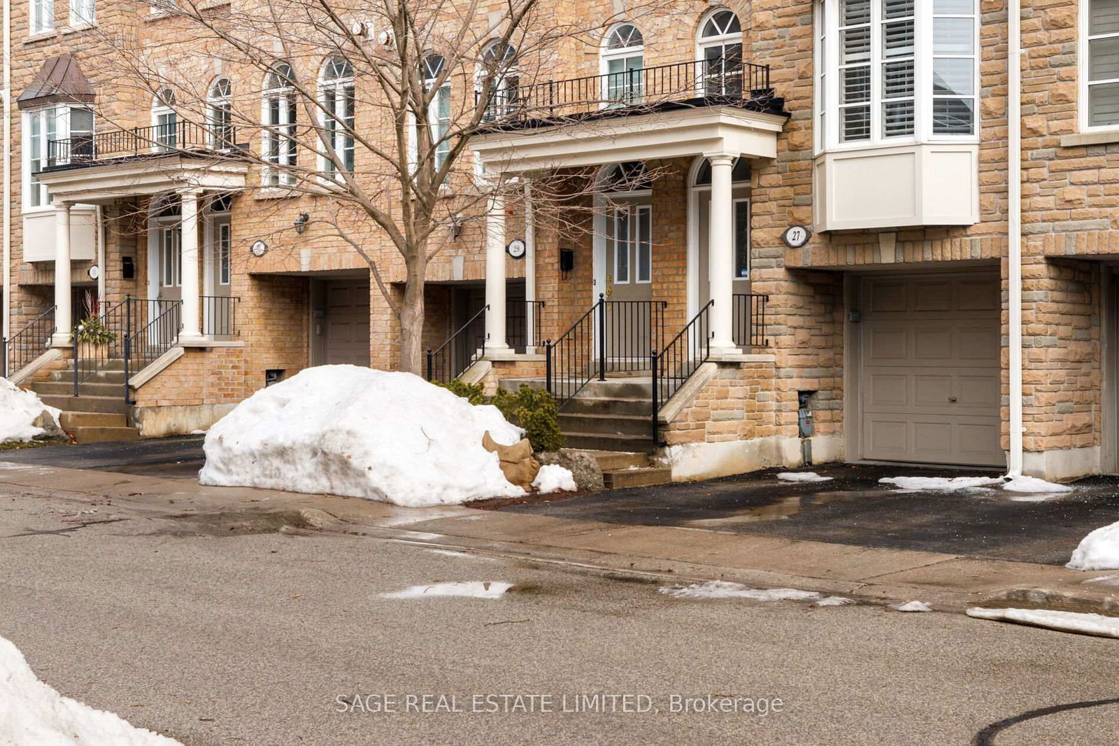 Oxford Court Townhouses, Etobicoke, Toronto