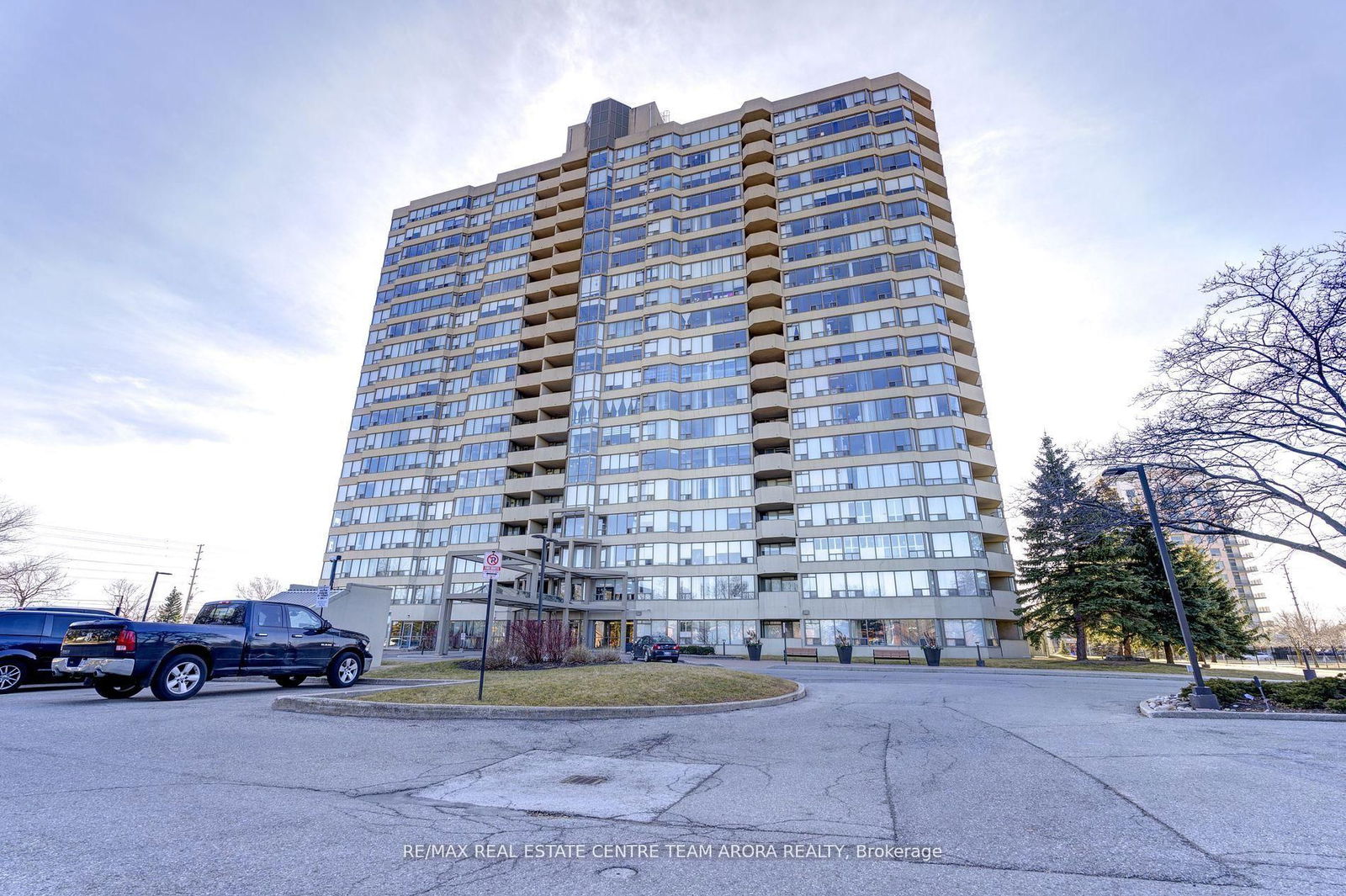 700 Constellation Dr, unit 607 for sale