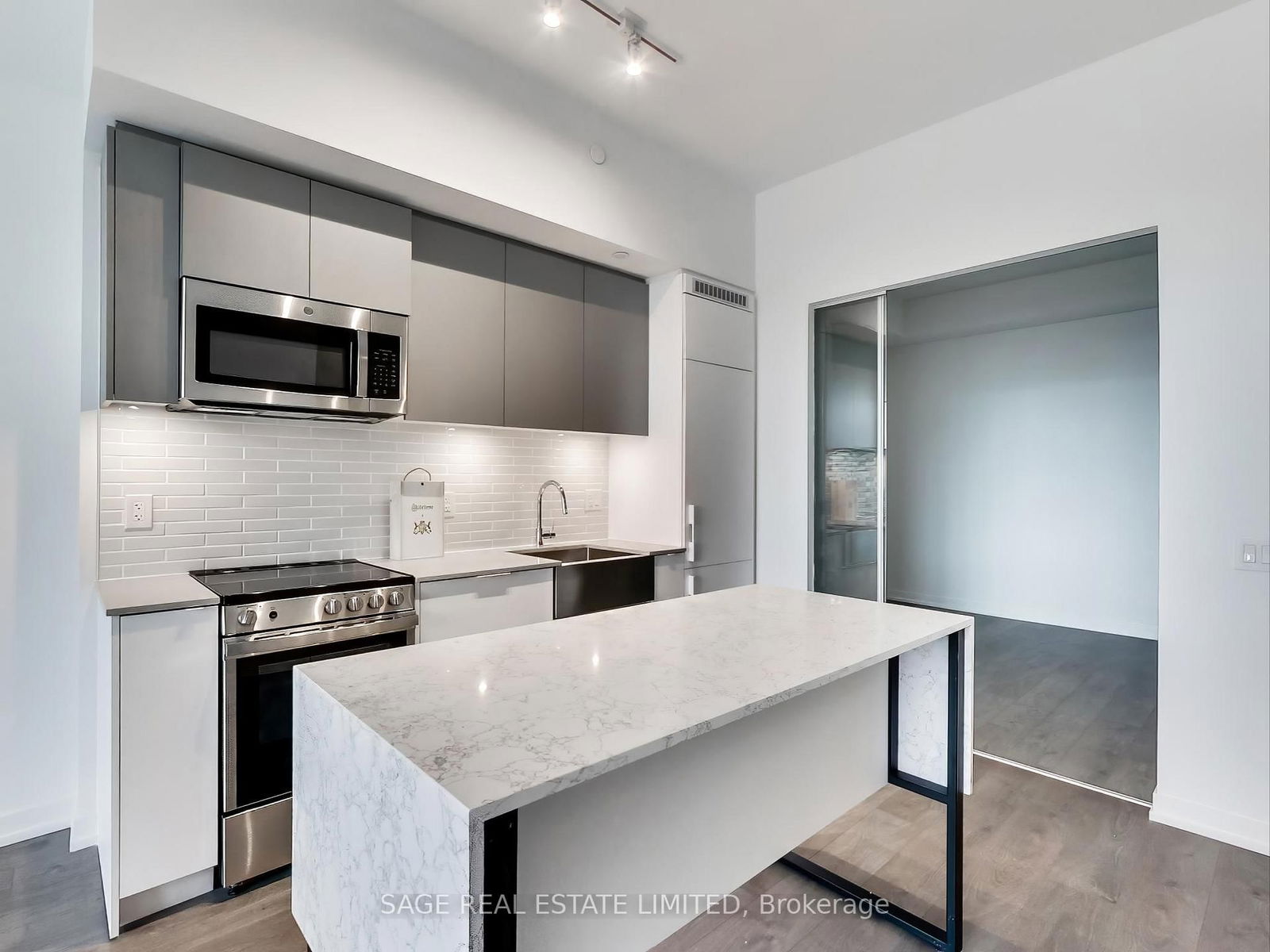 270 Dufferin St, unit 924 for rent