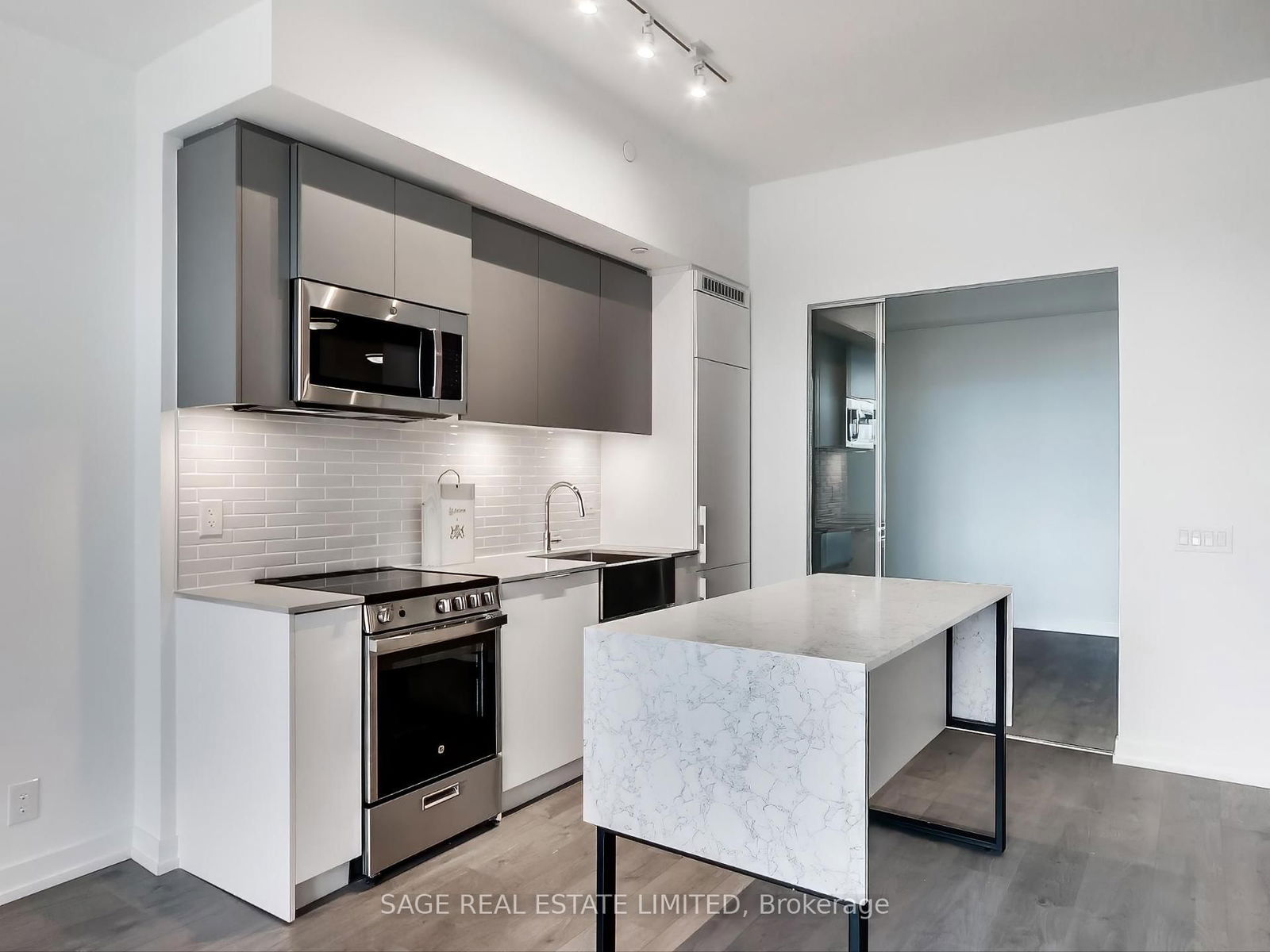 270 Dufferin St, unit 924 for rent