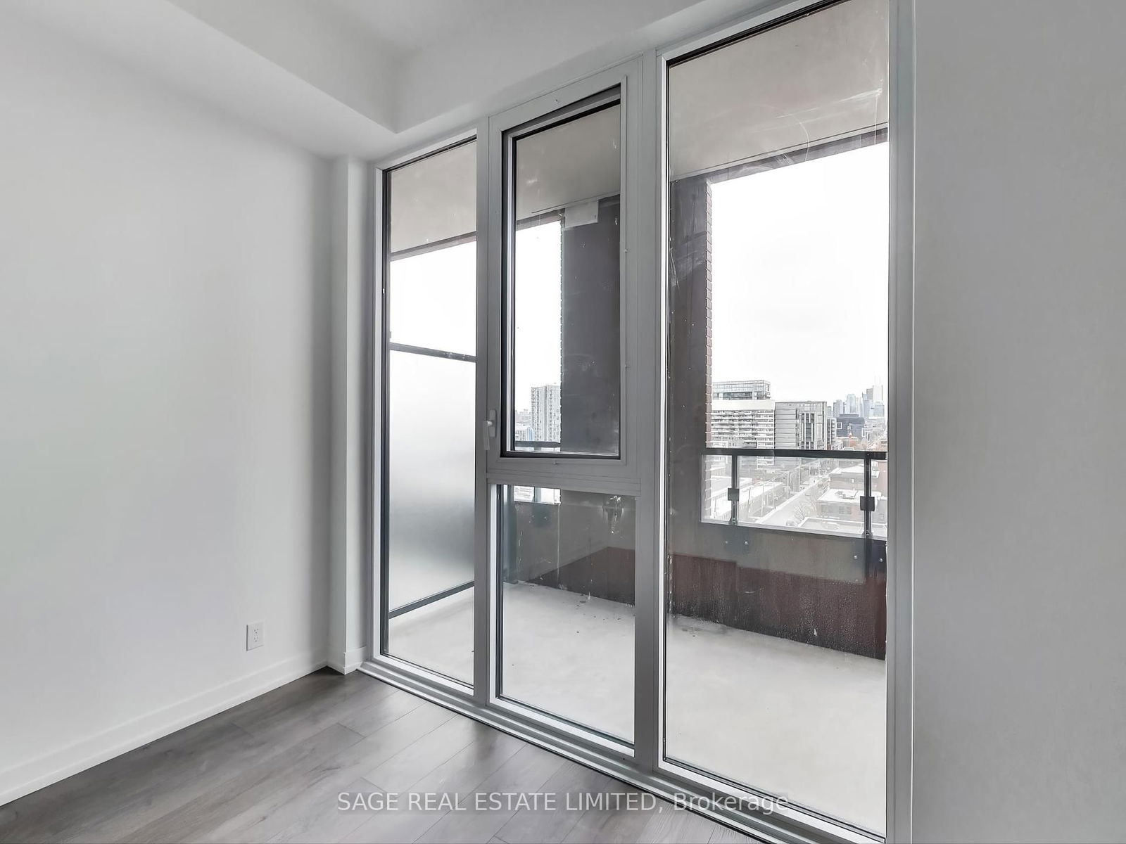 270 Dufferin St, unit 924 for rent