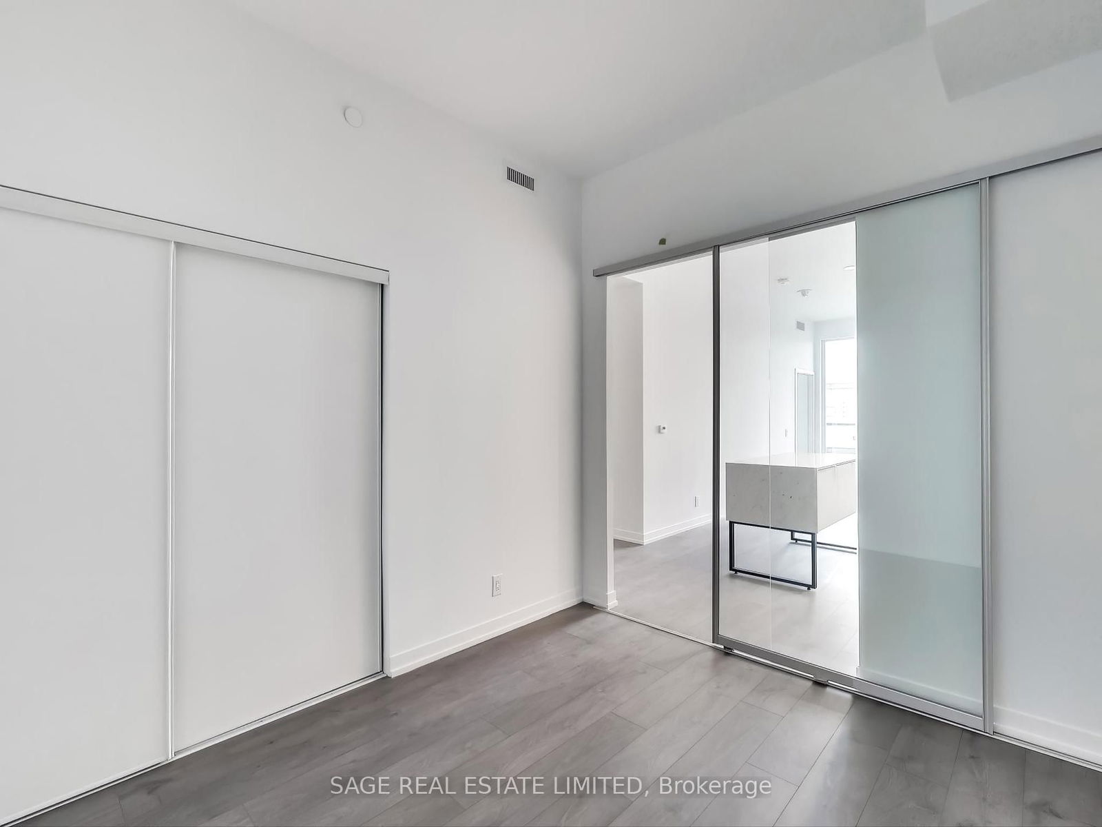 270 Dufferin St, unit 924 for rent