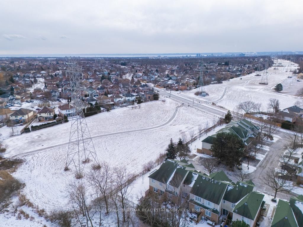 Paddington Park, Burlington, Toronto