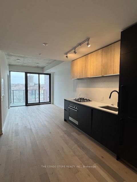 2625 Dundas St W, unit 609 for rent