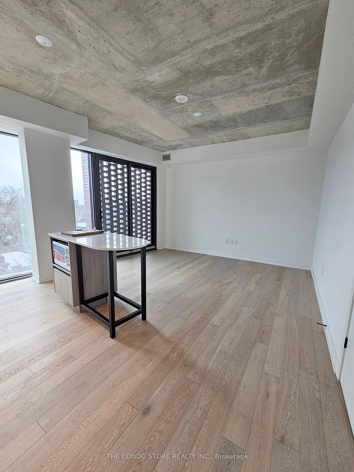 2625 Dundas St W, unit 516 for rent