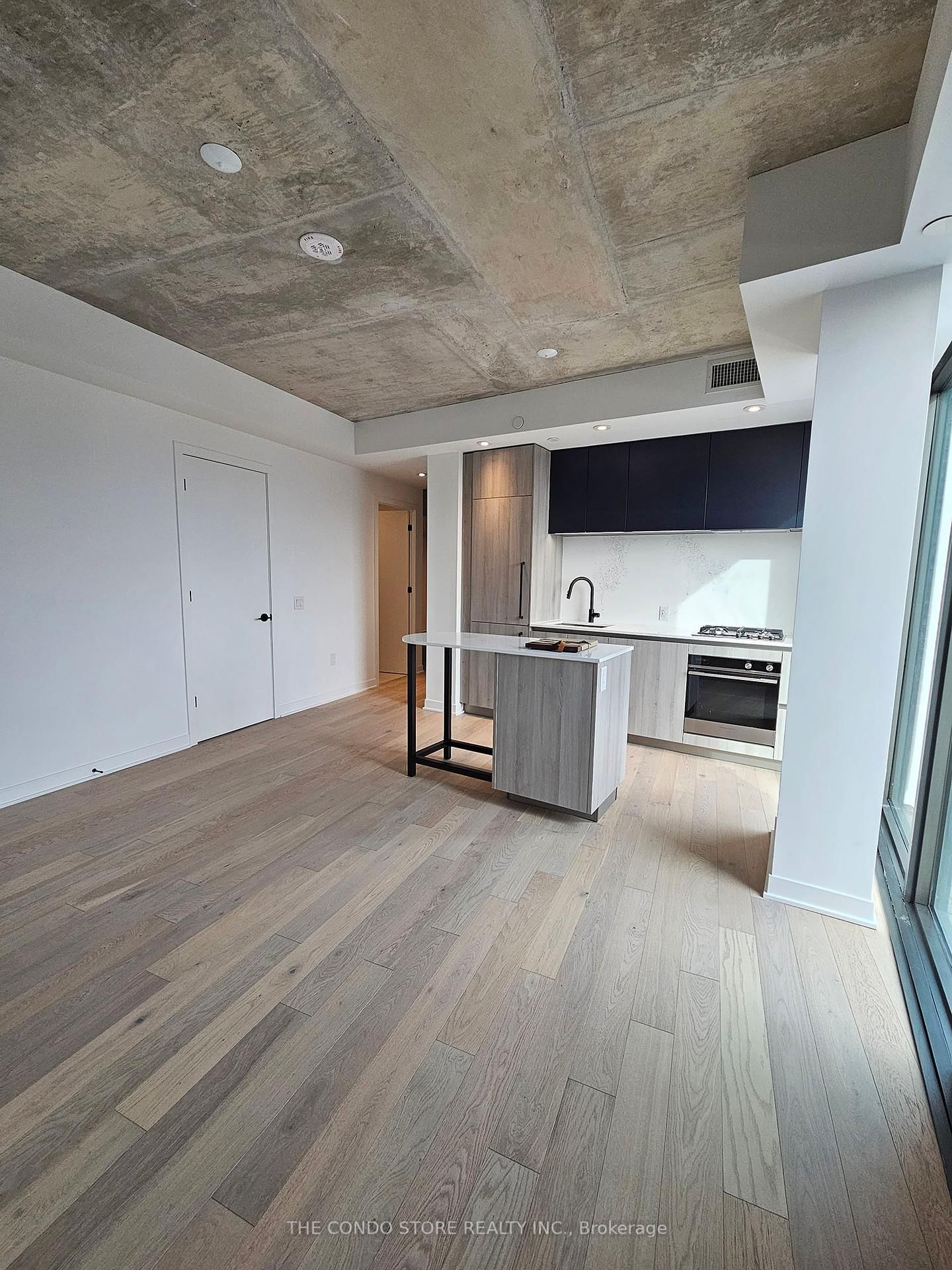 2625 Dundas St W, unit 516 for rent