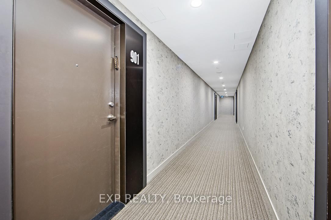 1990 Bloor St, unit 901 for sale