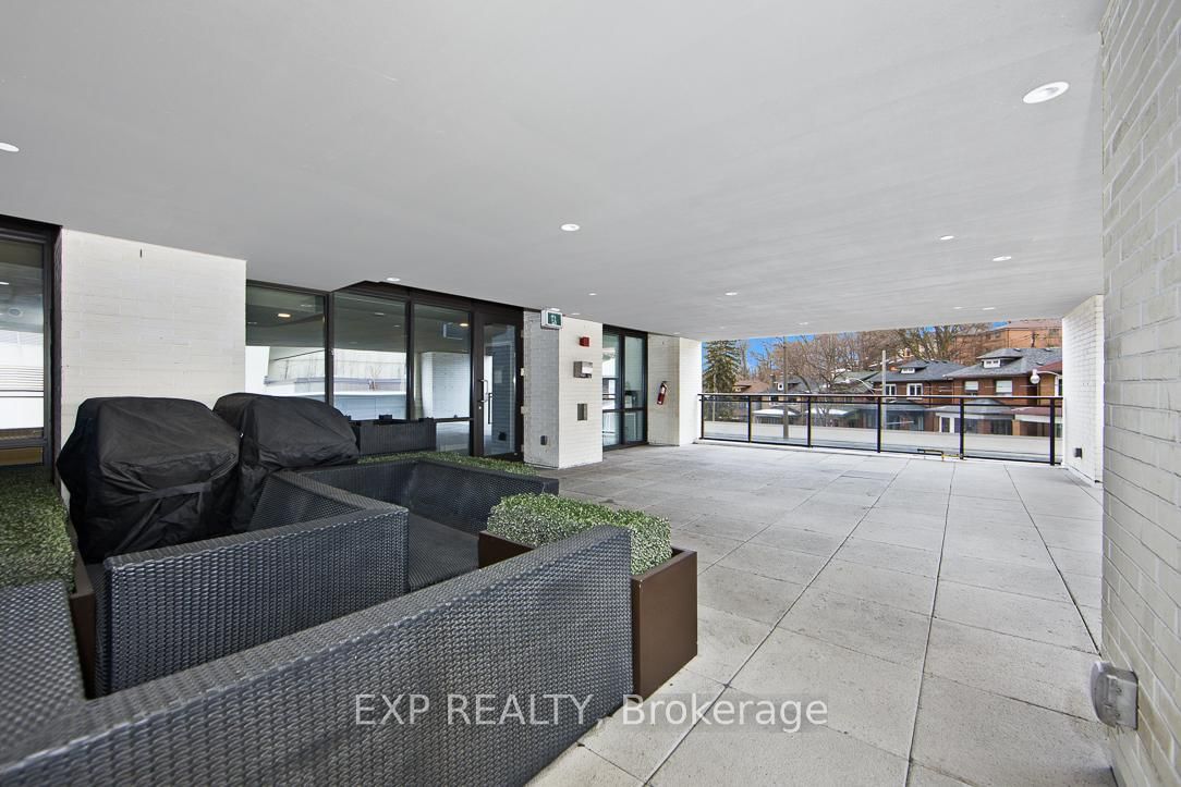 1990 Bloor St, unit 901 for sale