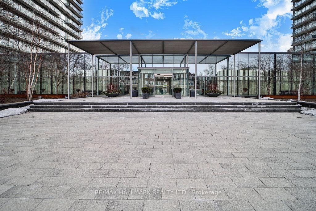 103 The Queensway Ave, unit 413 for sale