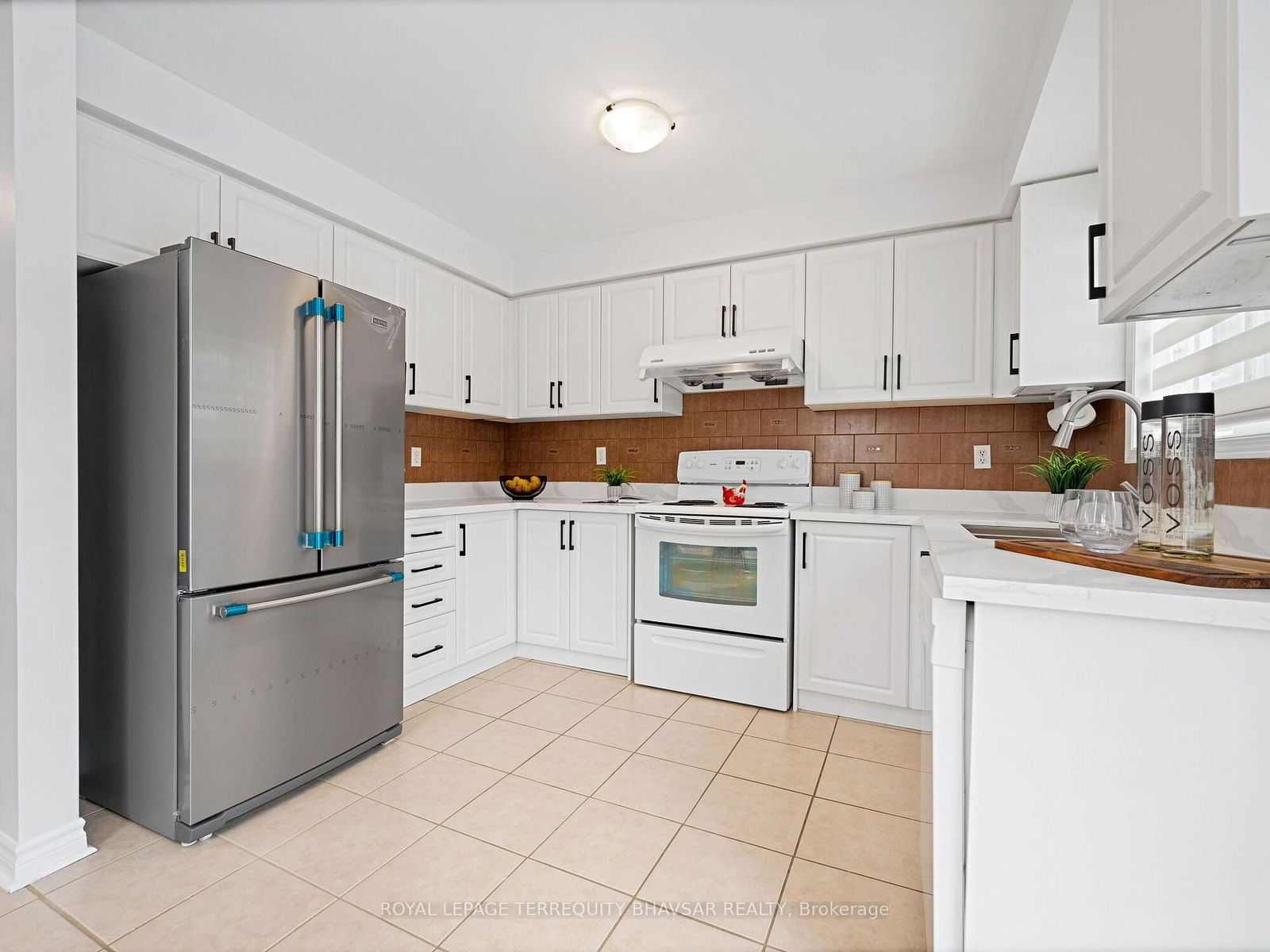 5030 Heatherleigh Ave, unit 201 for sale