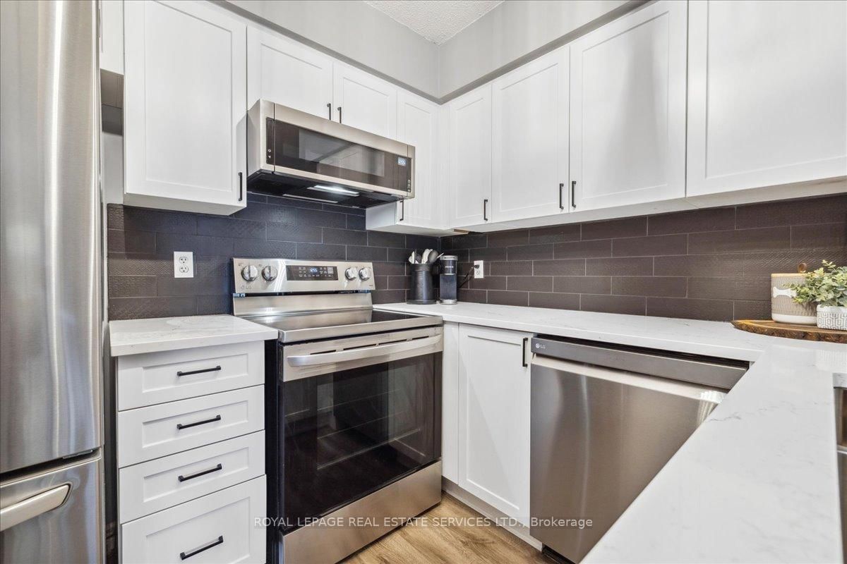 2055 Appleby Line N, unit 306 for sale