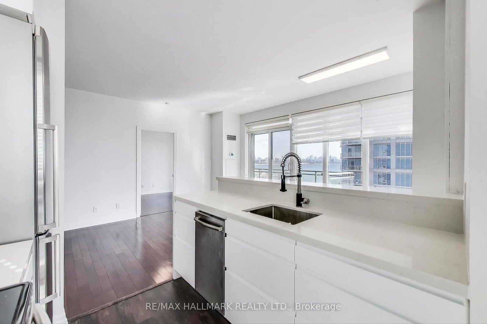 2119 Lake Shore Blvd W, unit 809 for rent