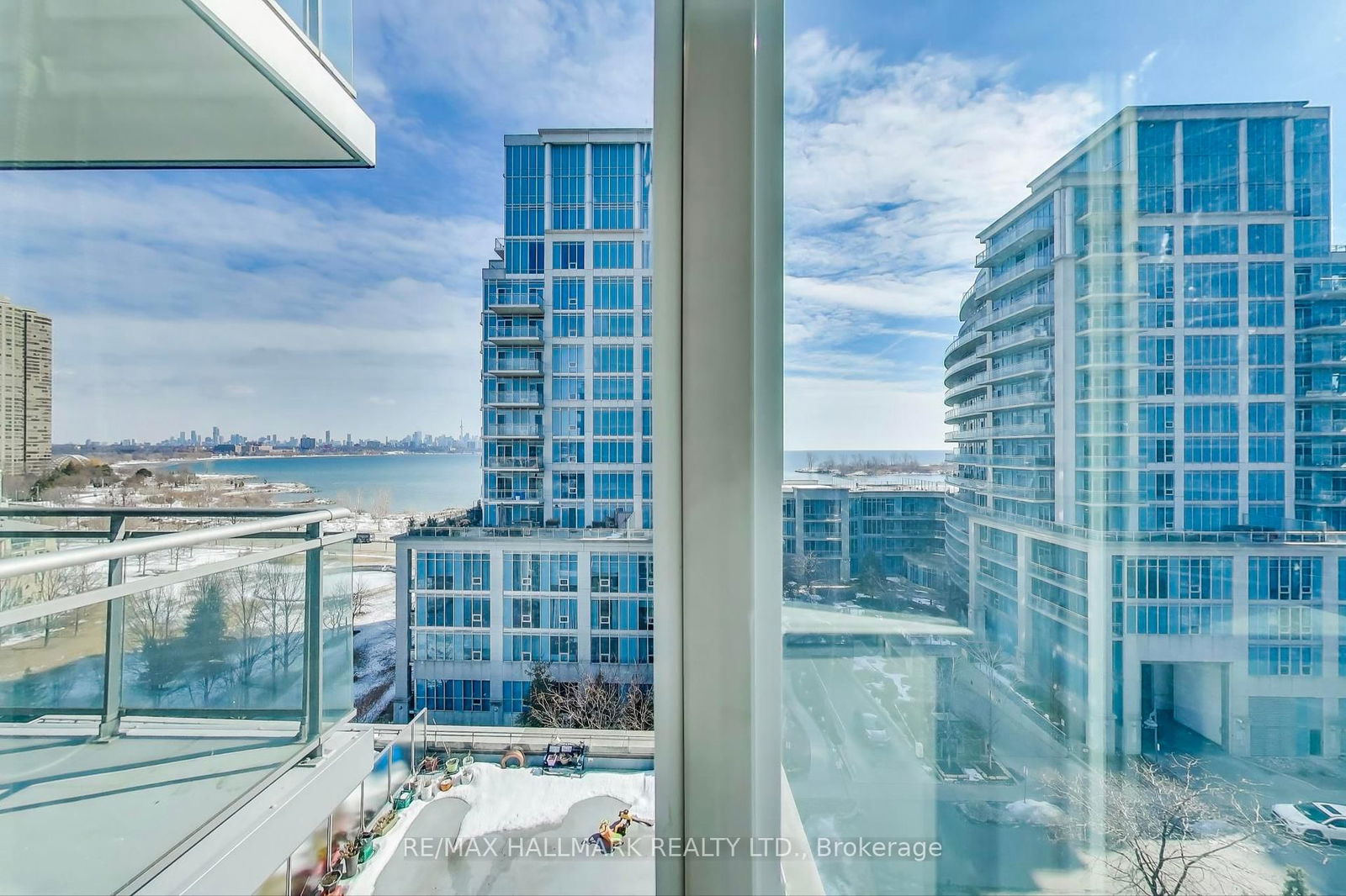 2119 Lake Shore Blvd W, unit 809 for rent