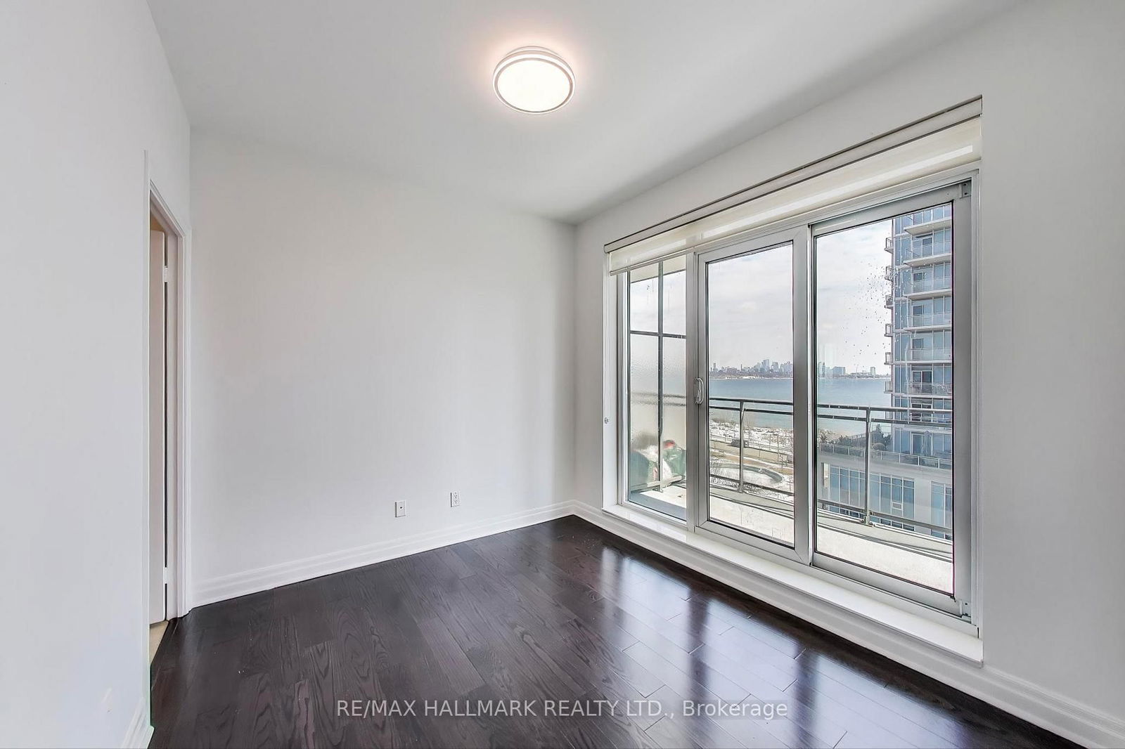 2119 Lake Shore Blvd W, unit 809 for rent