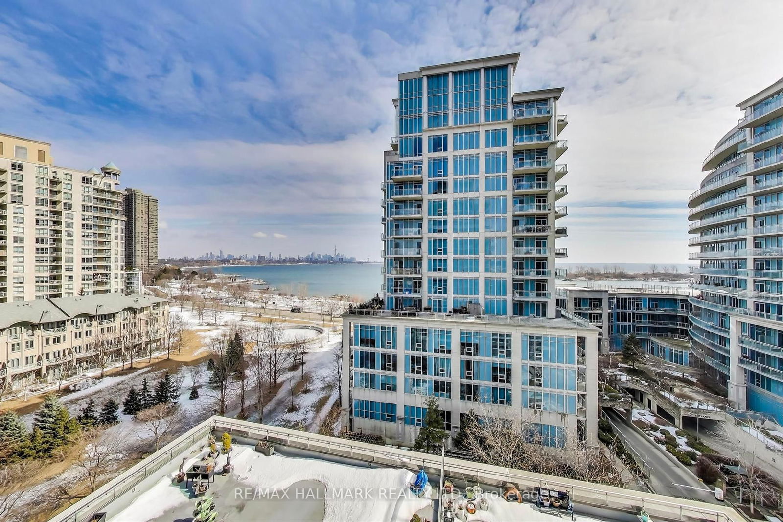 2119 Lake Shore Blvd W, unit 809 for rent