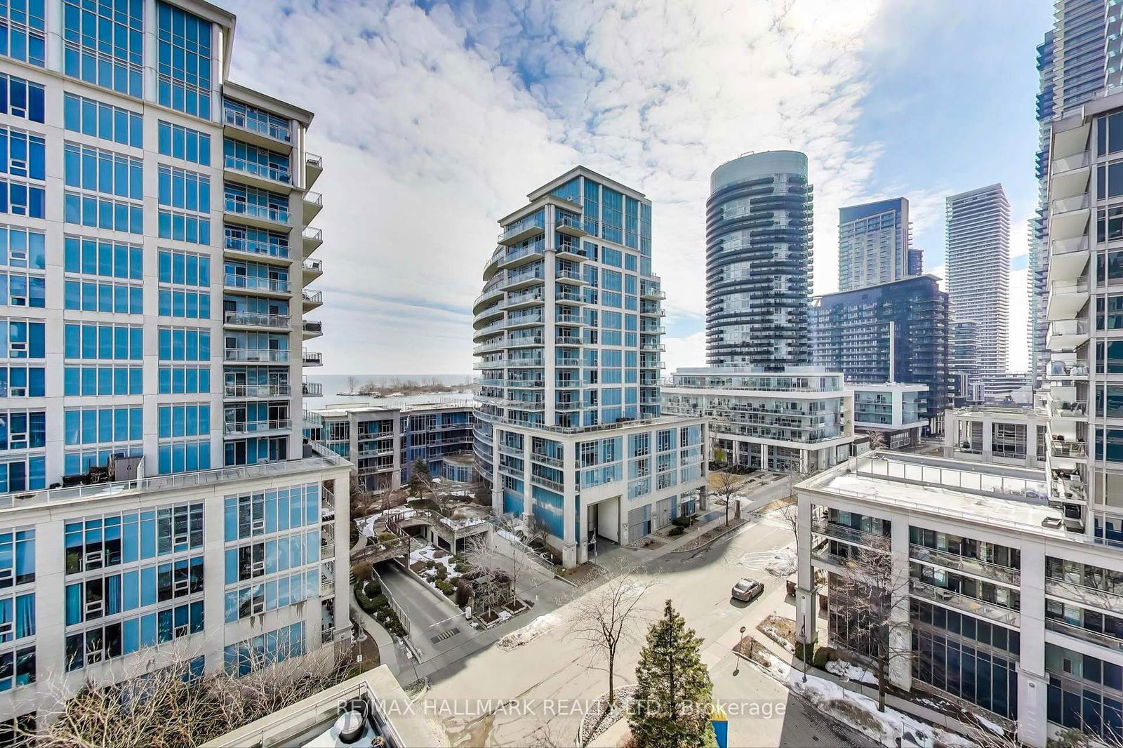 2119 Lake Shore Blvd W, unit 809 for rent