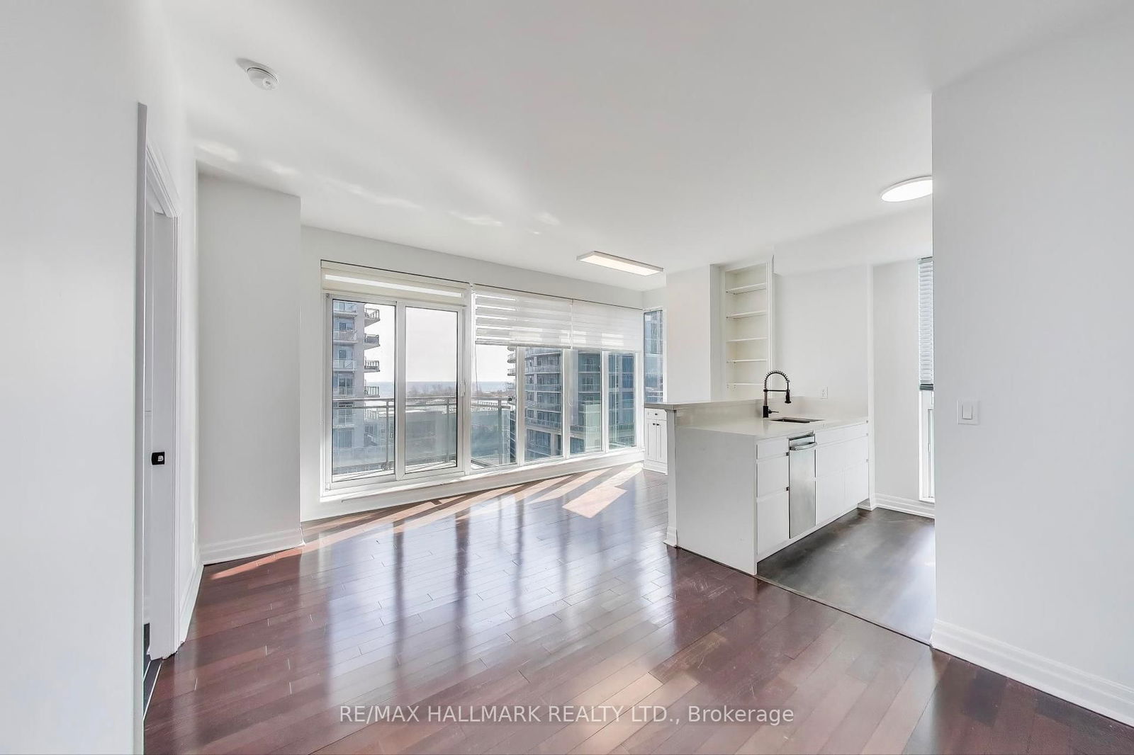 2119 Lake Shore Blvd W, unit 809 for rent