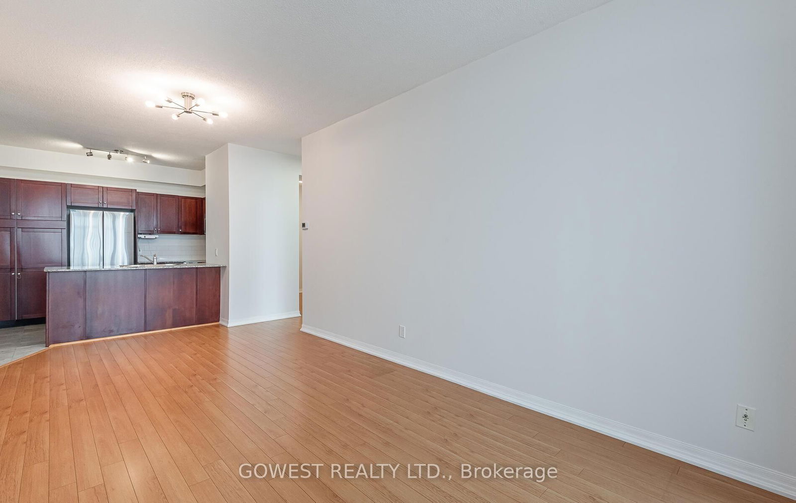 1359 Rathburn Rd E, unit 801 for sale