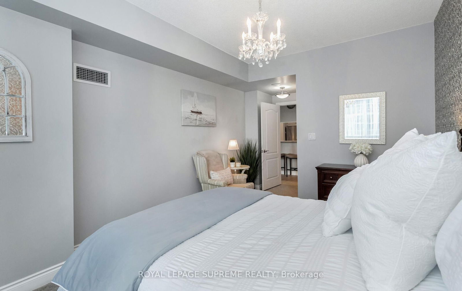 2 Aberfoyle Cres, unit 411 for sale