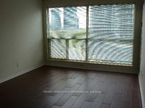 2261 Lake Shore Blvd W, unit 906 for rent