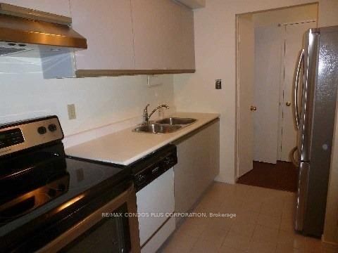 2261 Lake Shore Blvd W, unit 906 for rent