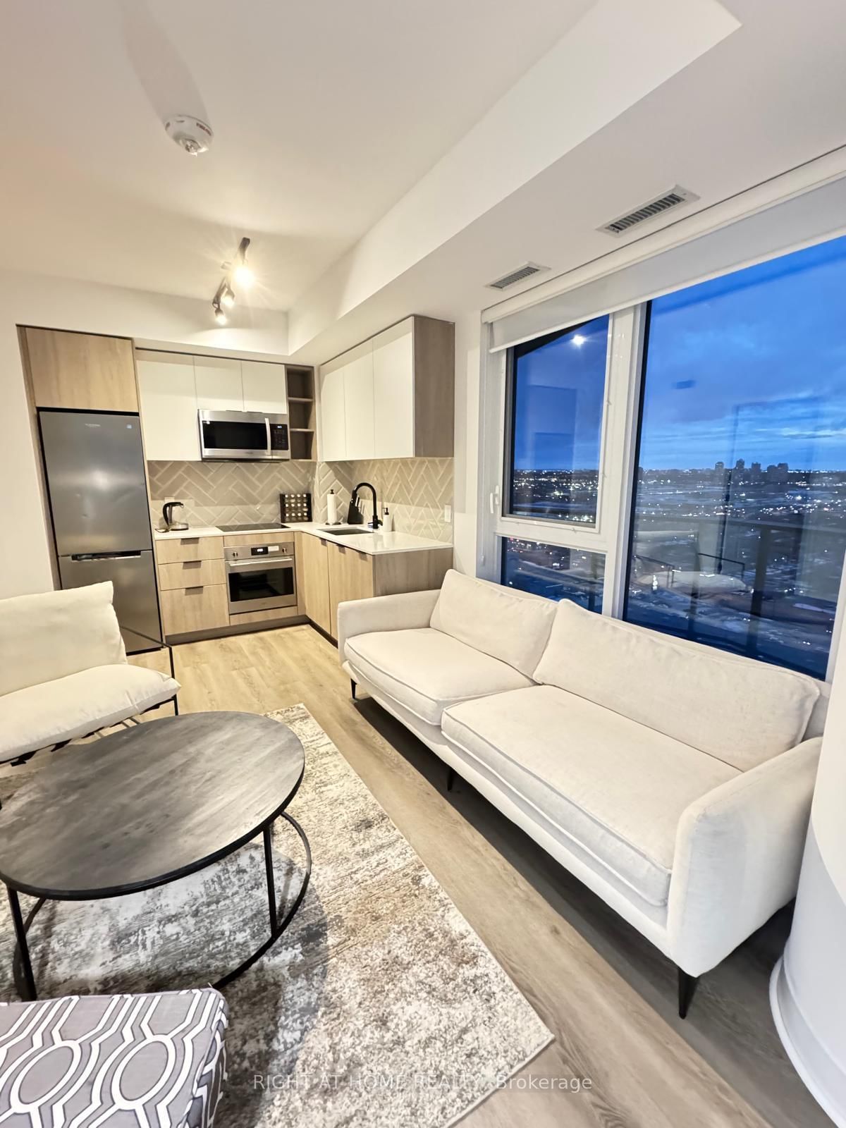 36 Zorra St, unit 2204 for rent