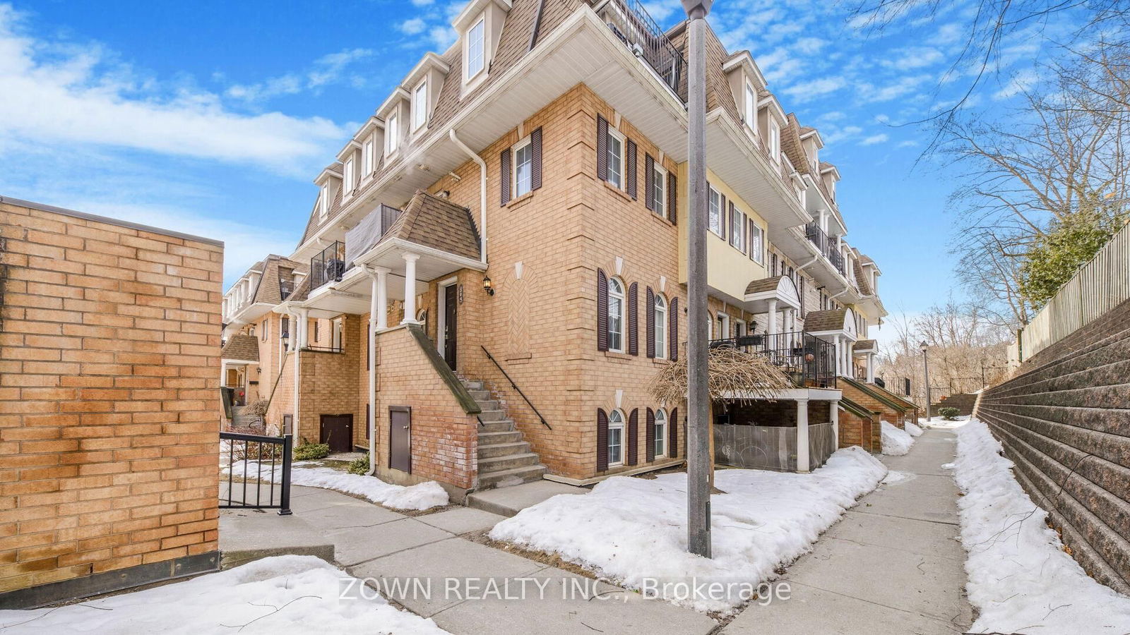 Sidney Belsey Crescent Townhomes, York Crosstown, Toronto