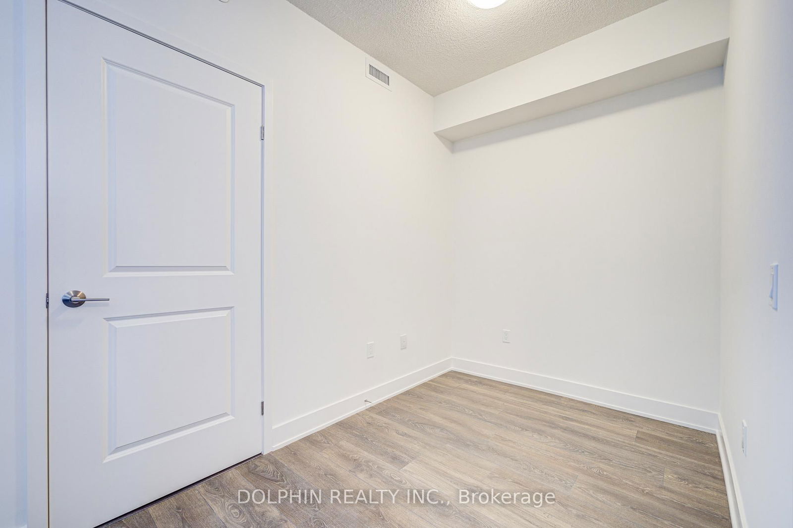 204 Burnhamthorpe Rd E, unit 1805 for rent