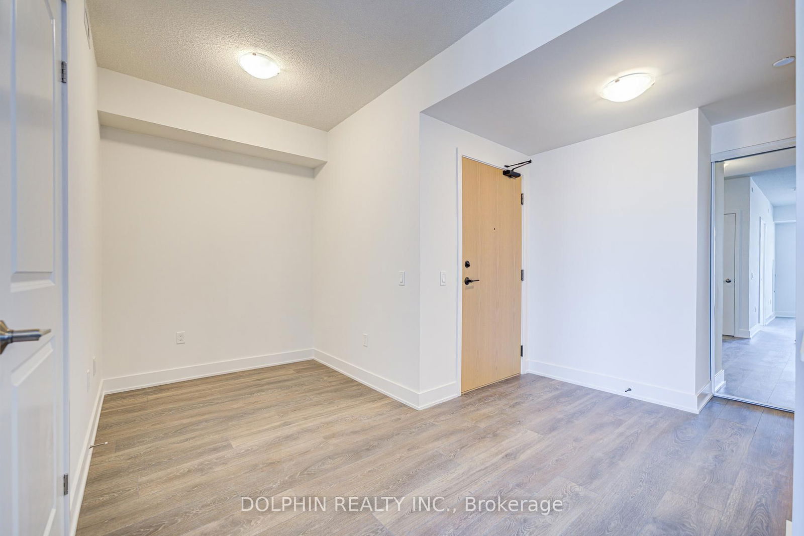 204 Burnhamthorpe Rd E, unit 1805 for rent