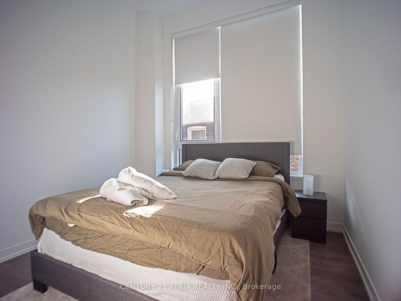 270 Dufferin St, unit 212 for rent