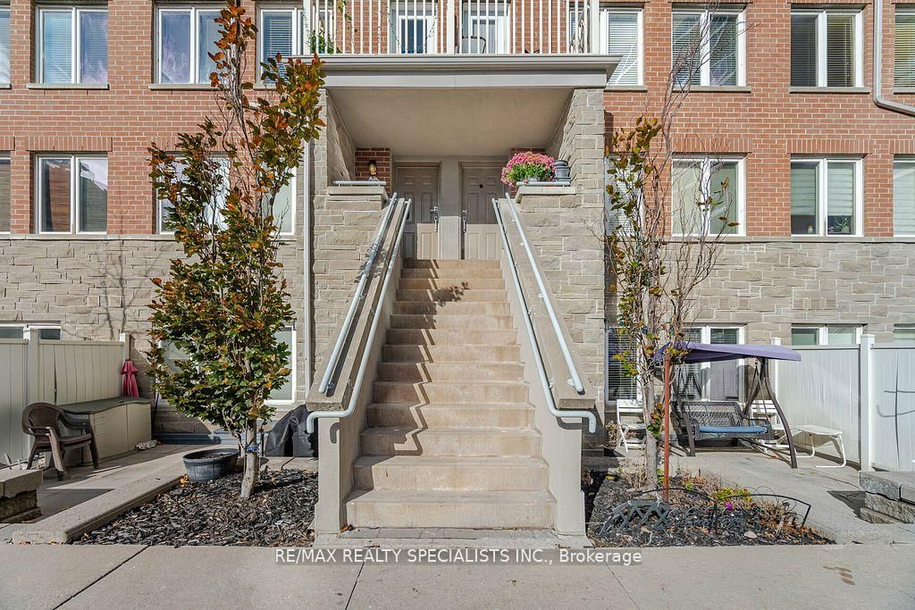 5 Richgrove Dr, unit 212 for sale