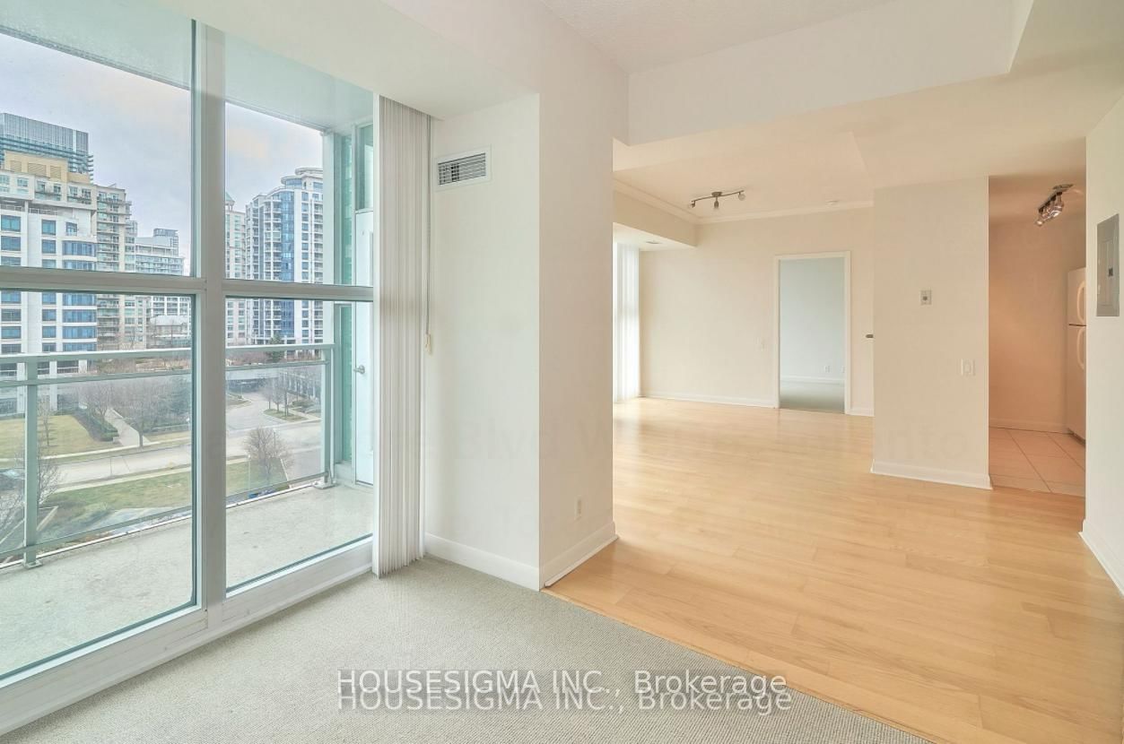 2067 Lakeshore Blvd W, unit 506 for rent