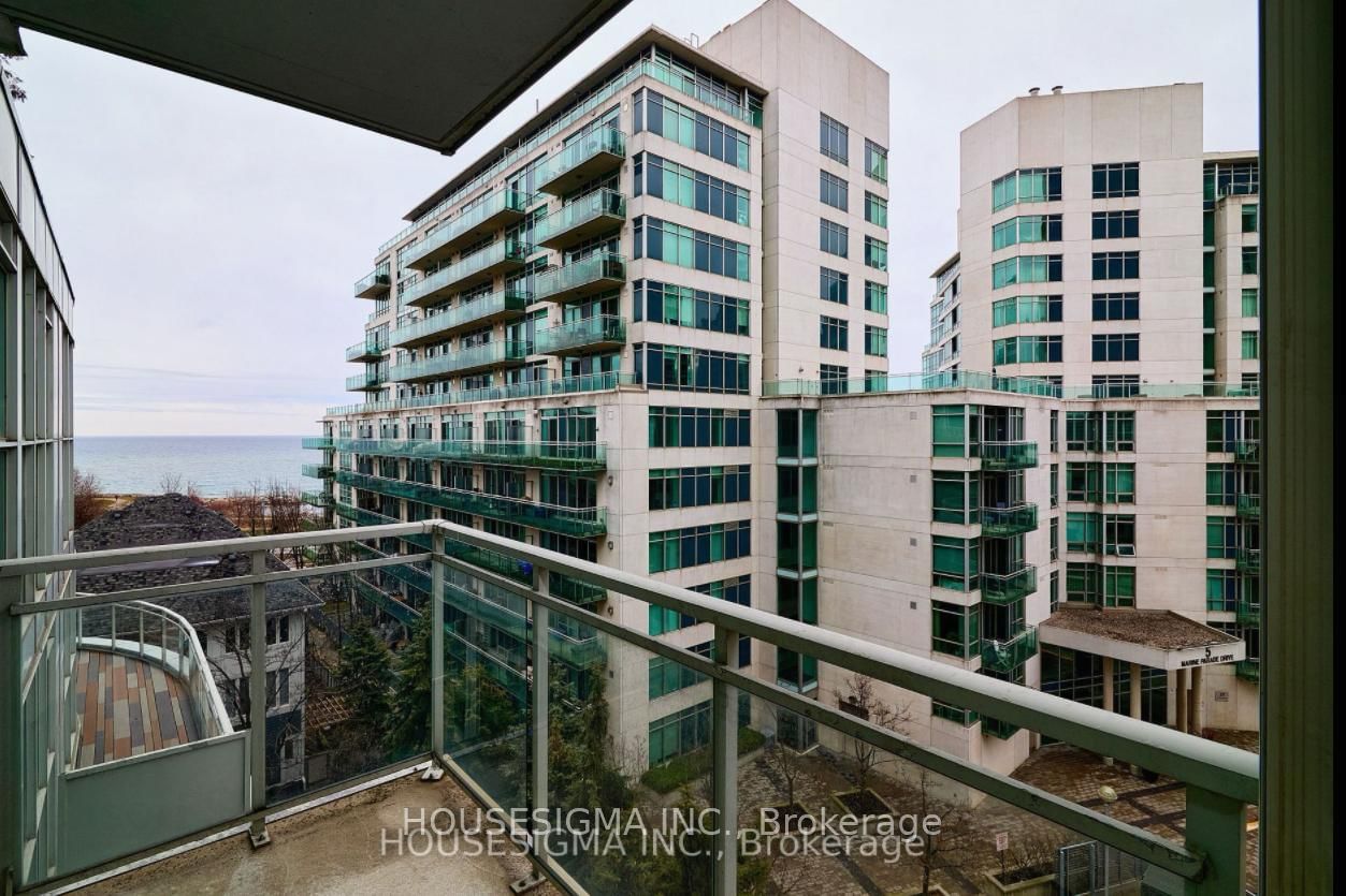 2067 Lakeshore Blvd W, unit 506 for rent