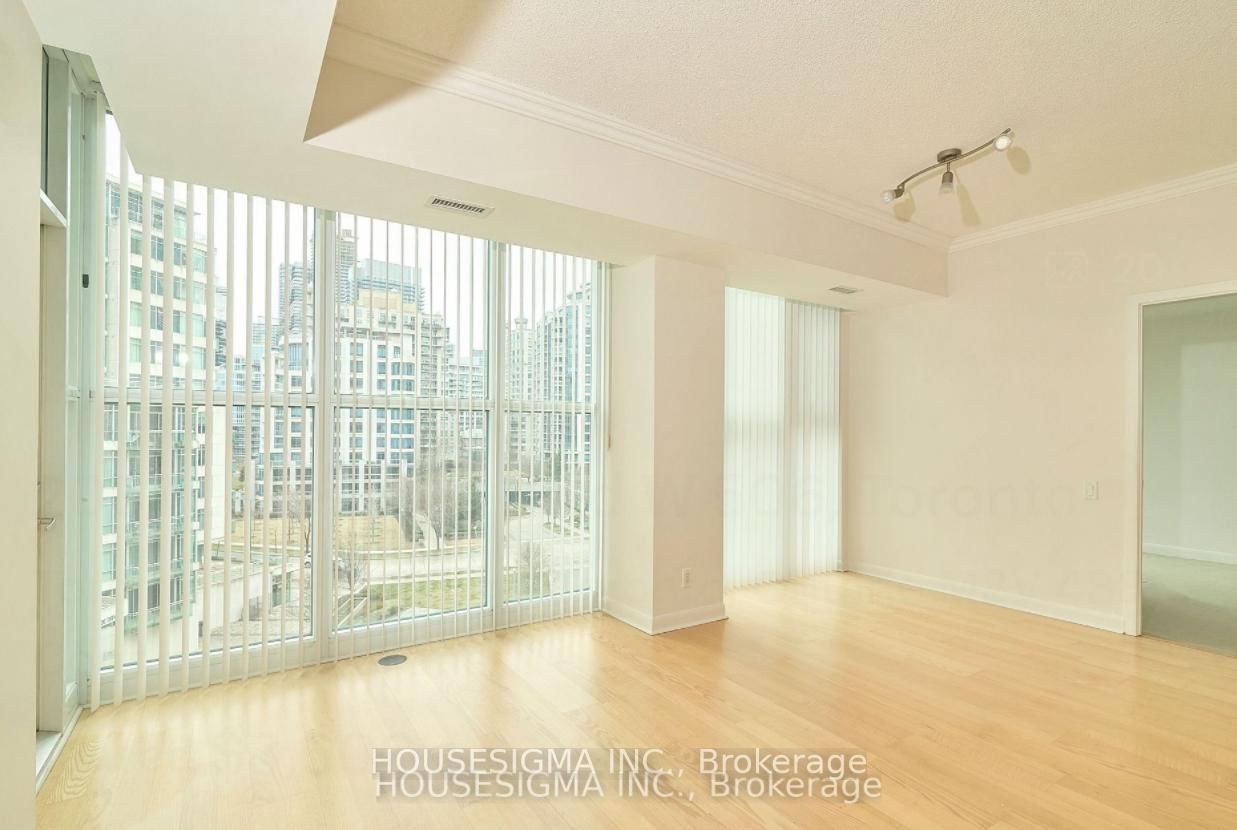 2067 Lakeshore Blvd W, unit 506 for rent