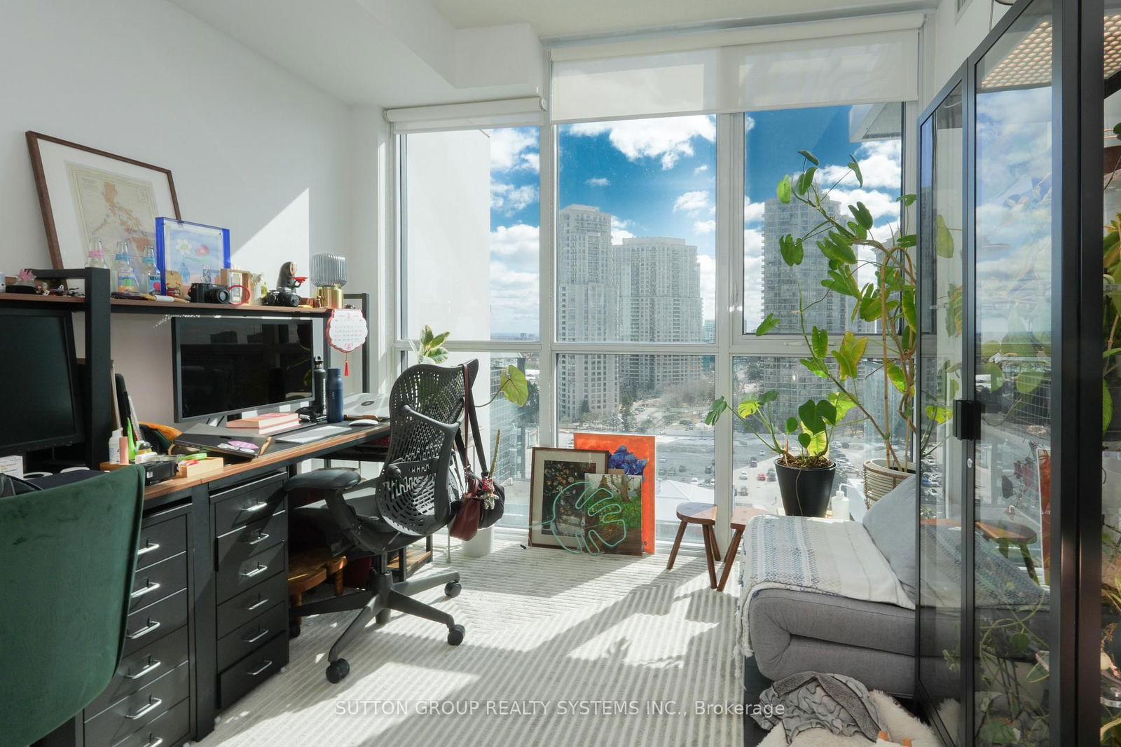 75 Eglinton Ave, unit 1304 for rent